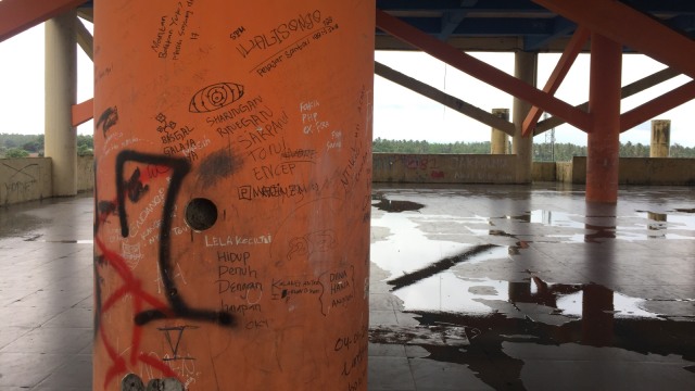 Suasana bangunan shelter tsunami Labuan, Pandeglang, Banten. (Foto: Fachrul Irwinsyah/kumparan)