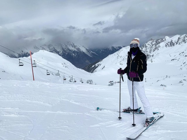 Nia Ramadhani Bermain Ski di Les Attelas (Foto: Instagram (@ramadhaniabakrie))