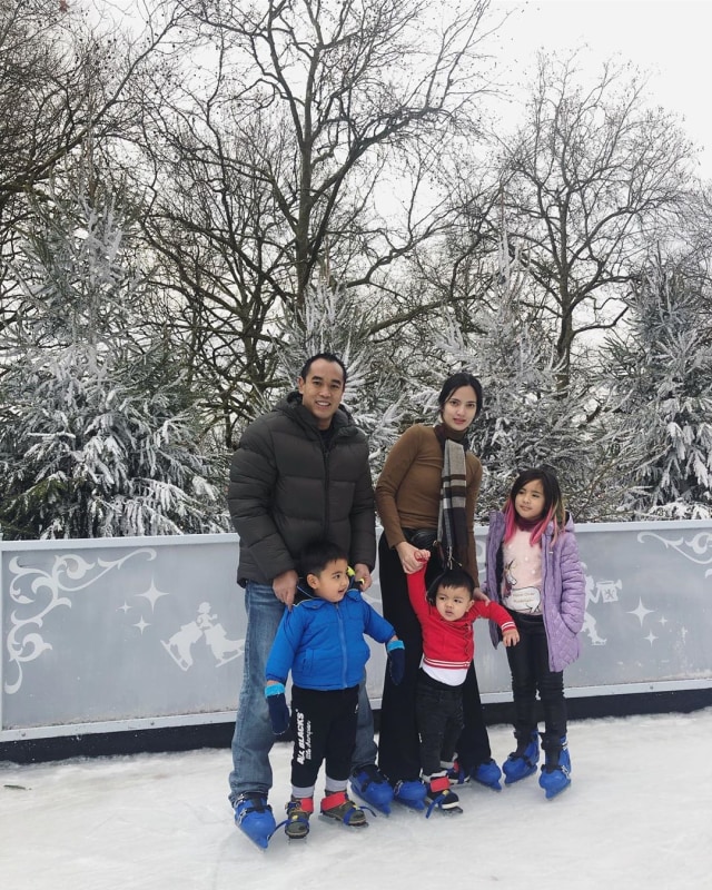 Potret Keluarga Kecil Nia Ramadhani (Foto: Instagram (@ardibakrie))