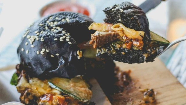 nero burger (Foto: Instagram: @foodjournal.id)