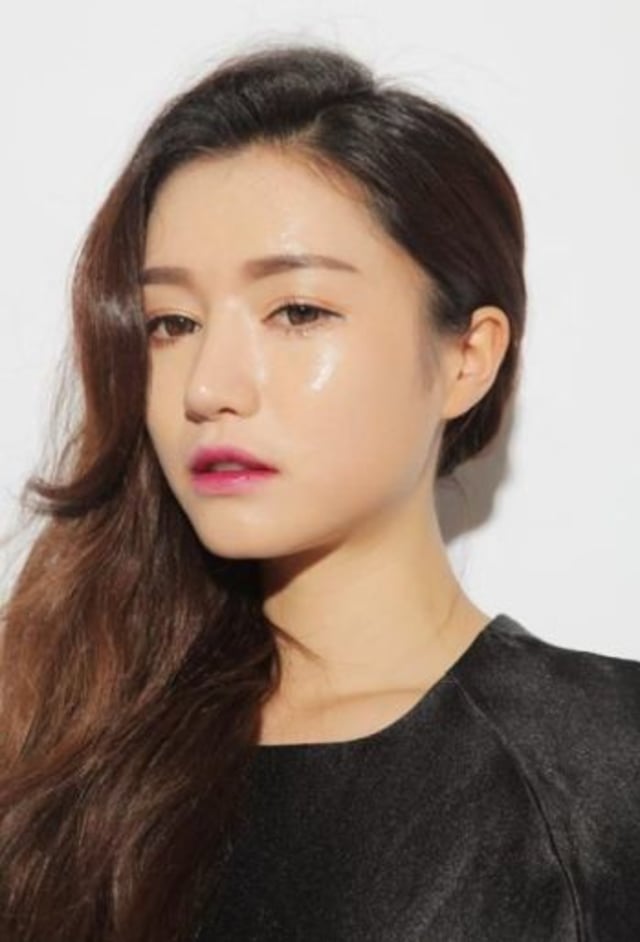 Segarkan Tampilan Dengan 6 Warna Lipstik Ini! (5)