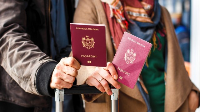 Ilustrasi paspor Ukraina (Foto: Shutter Stock)