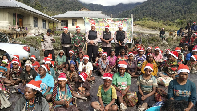 Pulihkan Trauma, Warga Dal Nduga Rayakan Natal Bersama 