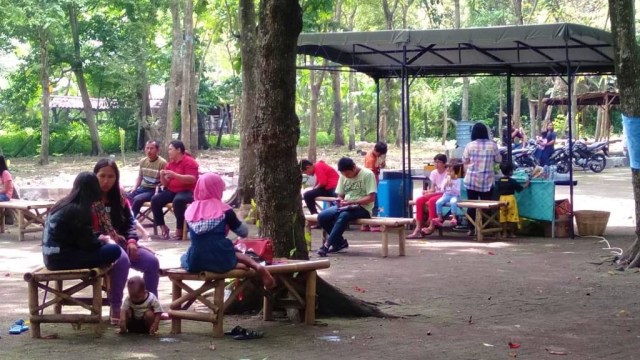 Suasana di lokasi wisata Goa Kreo, Gunungpati, Semarang, Jateng. (Foto: Afiati Tsalitsati/kumparan)