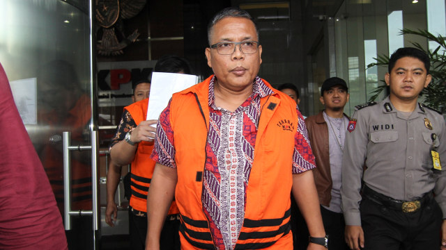 Pejabat Pembuat Komitmen (PPK) SPAM Lampung Anggiat Partunggal Nahot usai diperiksa KPK. (Foto: ANTARA FOTO/Dhemas Reviyanto)