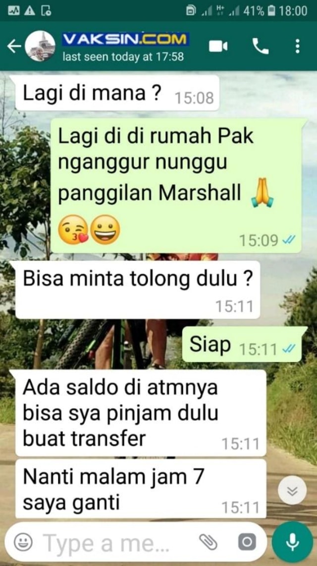 Penipuan menggunakan akun Whatsapp yang dibajak. (Foto: Alfons Tanujaya)