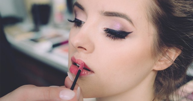 Rekomendasi dan Biaya Make Up Artist Surabaya untuk Pernikahanmu