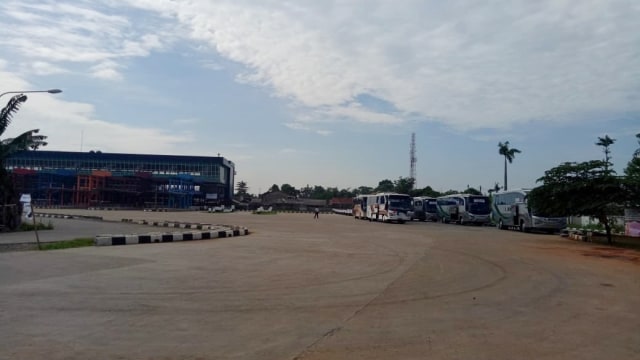 Suasana di Terminal Pondok Cabe. (Foto: Twitter/@bptj151)