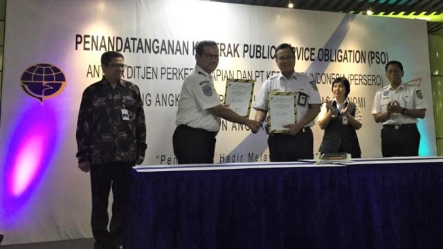 Penandatanganan Kontrak PSO Tahun 2019 Bidang Kereta Api. (Foto: Abdul Latif/ Kumparan)