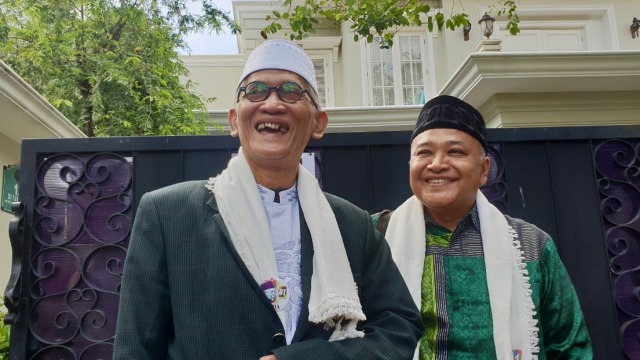 KH Miftachul Akhyar (kiri), Pjs Rais Aam PBNU. Foto: Fadjar Hadi/kumparan