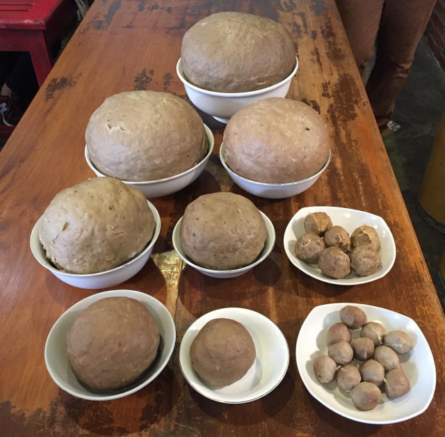 Bakso raksasa (Foto: Instagram @baksoklenger)