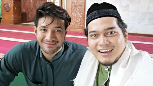 Ammar Zoni dan Cholidi Asadil. (Foto: Instagram/@mcholidi89)