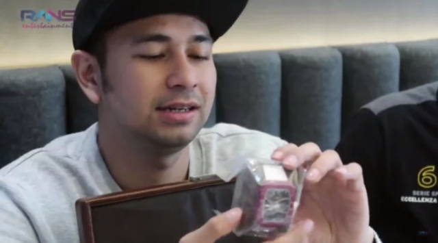 11 Jam Tangan yang Dipamerkan Raffi Ahmad Harganya Puluhan Miliar, Punya Raffi Bukan? (9)