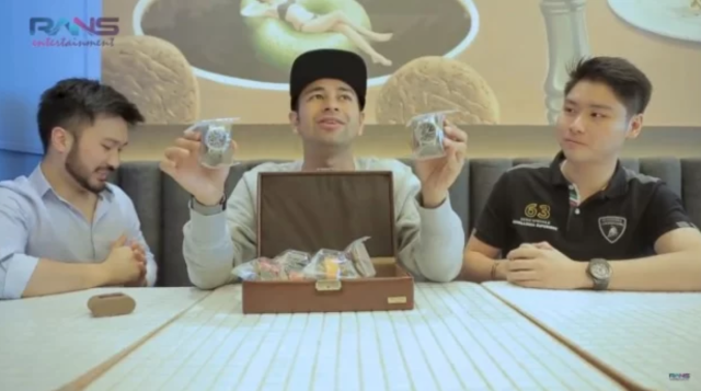 11 Jam Tangan yang Dipamerkan Raffi Ahmad Harganya Puluhan Miliar, Punya Raffi Bukan? (10)