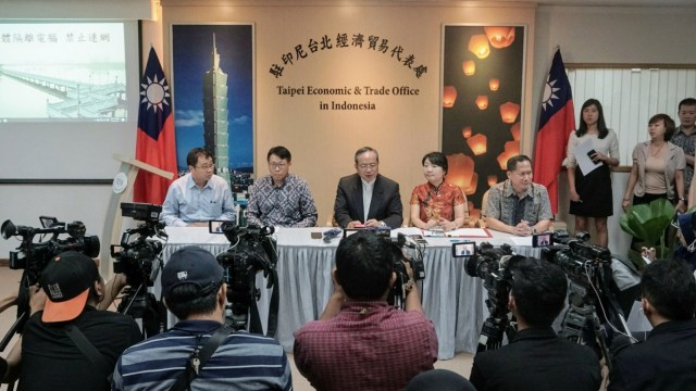 Konferensi pers terkait dugaan mahasiswa Indonesia dipaksa jadi buruh di Taiwan, di Taipei Economic and Trade Office, Gedung Artha Graha, Jakarta, Jumat (4/1). (Foto: Nugroho Sejati/kumparan)
