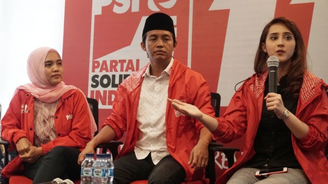 Dara Nasution (kiri), Raja Juli Antoni (tengah), Tsamara Amany (kanan). (Foto: Iqbal Firdaus/kumparan)