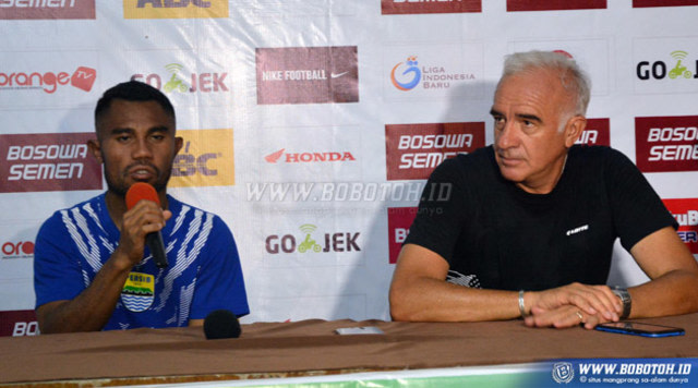 Tepis Isu ke PSM, Ardi Idrus Pastikan Setia di Persib