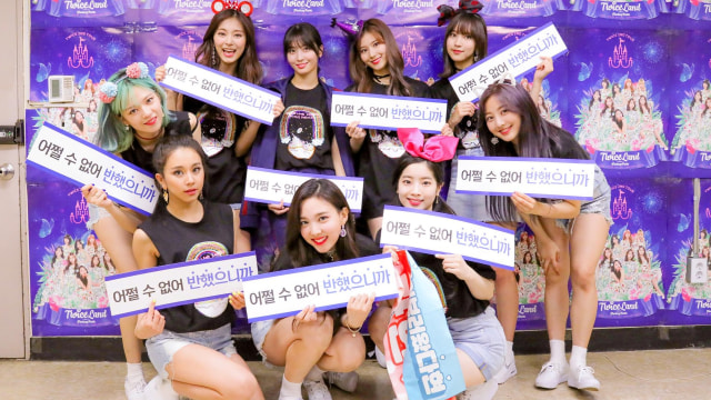 Twice (Foto: Facebook @JYPETWICE)