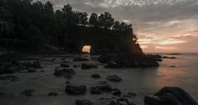 Mengintip Pintu Kota, Pesona Pantai di Selatan Ambon (1)