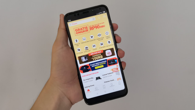Aplikasi Shopee. (Foto: Muhammad Fikrie/kumparan)