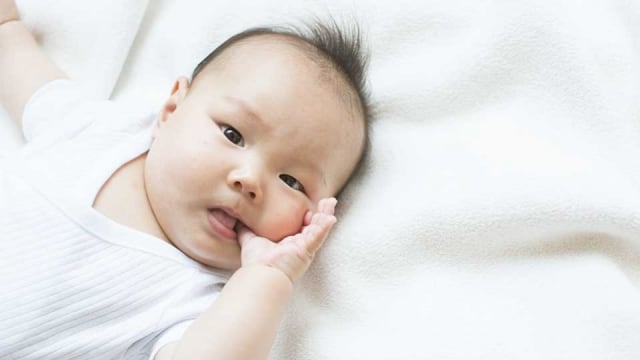 Benarkah Sendawa Pada Bayi Tanda Kenyang?