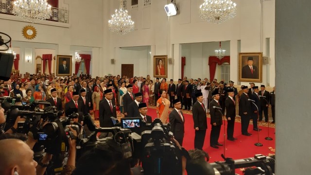 Suasana saat Presiden Joko Widodo melantik 16 Dubes RI untuk negara sahabat di Istana Negara, Jakarta. (Foto: Jihad Akbar/kumparan)