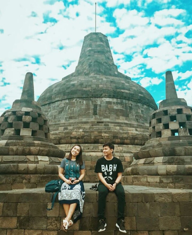 Intip 7 Momen Mesra Mumuk Gomez dengan Kekasih (4)