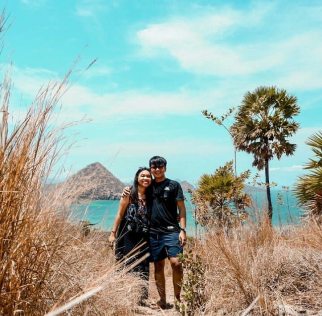 Intip 7 Momen Mesra Mumuk Gomez dengan Kekasih (5)