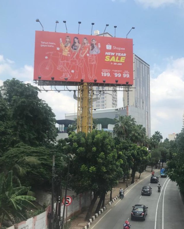 Billboard Shopee-Blackpink terbaru di kawasan Pondok Indah. (Foto: Istimewa)