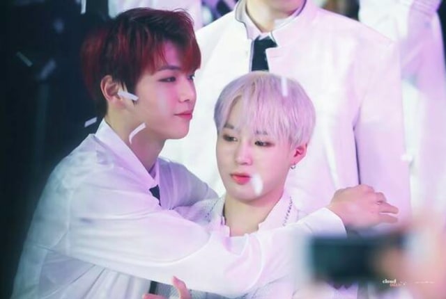 5 Potret Lucu Perbedaan Tinggi Anggota Grup K-Pop (3)