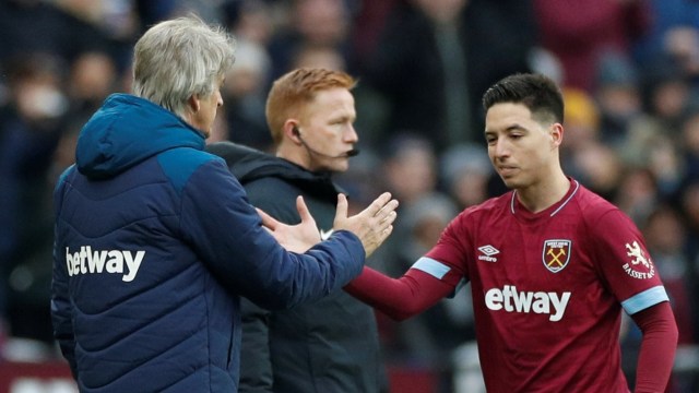 Nasri dan Pellegrini di laga West Ham vs Birmingham. (Foto:  Reuters/John Sibley)