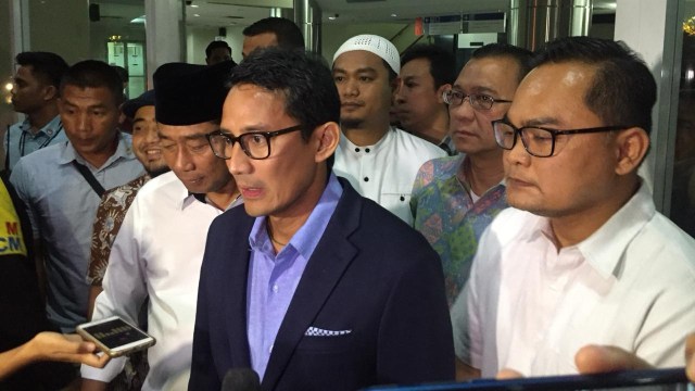 Sandi di RSCM usai menjenguk Ustad Arifin Ilham. (Foto: Fuchrul Irwinsyah/kumparan)