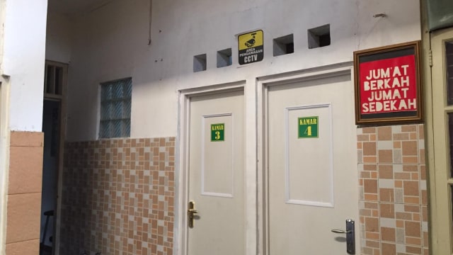 Kamar kost Andriana, nomor 3, korban penusukan di Jalan Riau, Bogor. (Foto: Lutfan Darmawan/kumparan)