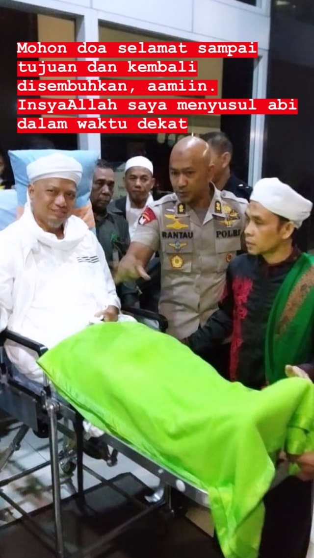 Ustaz Arifin Ilham berangkat ke Malaysia (Foto: Instagram/alvin_411)