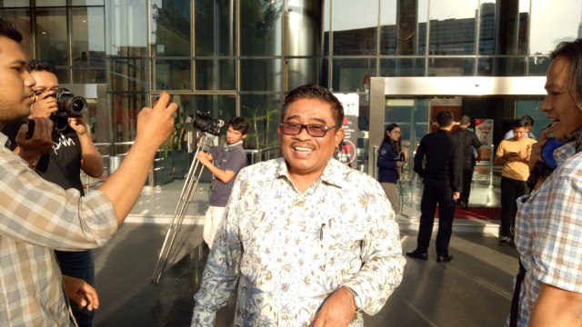 Dirjen Otonomi Daerah Kemendagri Soni Sumarsono usai diperiksa KPK dalam kasus suap Meikarta. (Foto:  Aprilandika Pratama/kumparan)