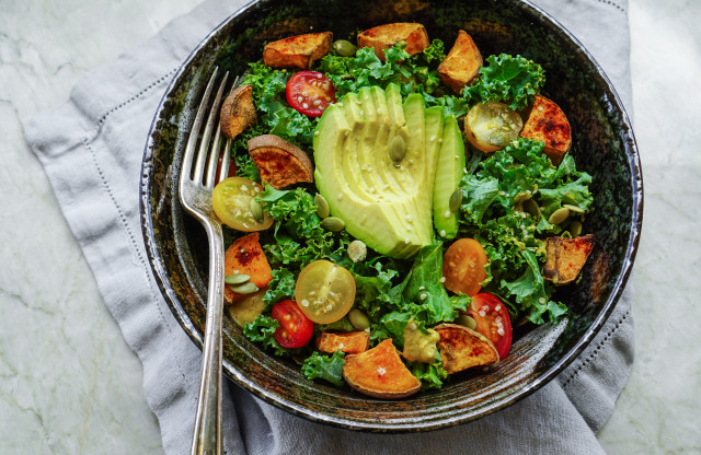 Ilustrasi salad. Foto: Shutter Stock