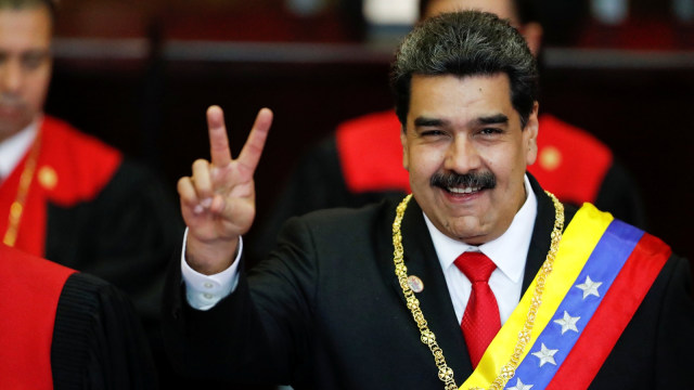 Presiden Venezuela Nicolas Maduro berbicara usai disumpah pada saat upacara pelantikan presiden di Caracas, Venezuela. (Foto: REUTERS / Carlos Garcia Rawlins)