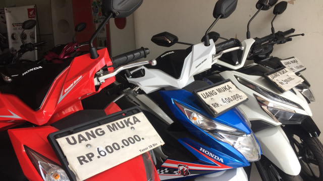 Dealer Motor di Kawasan Jakarta. Foto: Abdul Latief/kumparan