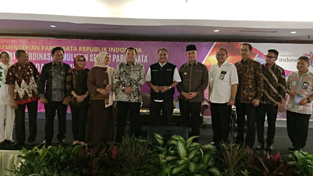 Menteri Pariwisata, Arief Yahya beserta stakeholder pariwisata lainnya. (Foto: Gitario Vista Inasis/kumparan)