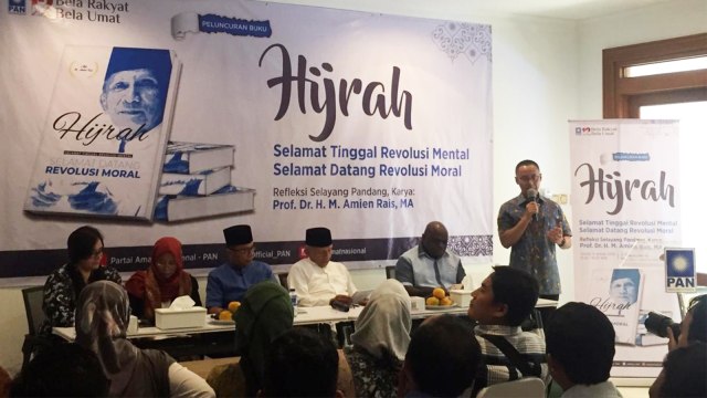 Peluncuran Buku Amien Rais, berjudul 'Hijrah: Selamat Tinggal Revolusi Mental, Selamat Datang Revolusi Moral' di DPP PAN. (Foto: Reki Febrian/kumparan)