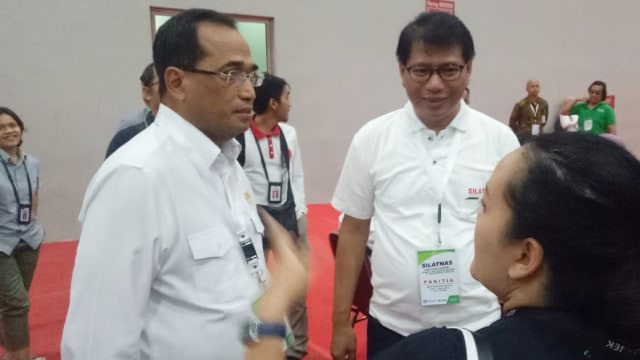 Menteri Perhubungan, Budi Karya menghadiri acara Silatnas Kerluarga Besar Pengemudi Ojek Online di Jiexpo Kemayoran (Foto: Rian/kumparan)