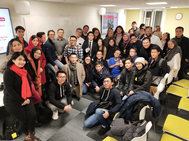 Berbagi ilmu mengenai Dana Desa bersama Budiman Sujatmiko di LSE London (3)