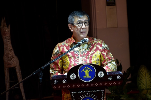 Menteri Yasonna Hamonangan Laoly mengikuti ibadah dan  perayaan Natal 2018 di Graha Pengayoman Kementerian Hukum dan Hak Asasi Manusia. (Foto: Kemenkumham)