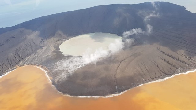 Situasi Gunung Anak Krakatau, Minggu 13 Januari 2019. (Foto: BNPB)