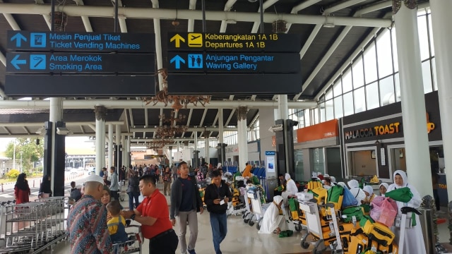 Suasana di Terminal 1 Keberangkatan di Bandara Soekarno-Hatta, Tangerang, Minggu (13/1). Foto:  Maulana Ramadhan/kumparan