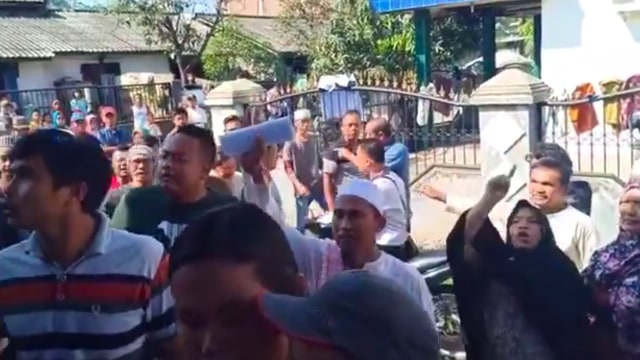 Gereja diserang oleh Warga yang Berbeda Keyakinan. (Foto: instagram/eunikeyulia)