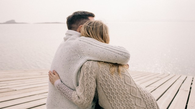 Ilustrasi pelukan. Foto: Shutterstock