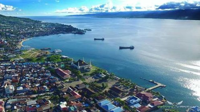 Teluk Ambon (Foto: Pusat Penelitian Laut Dalam - LIPI)