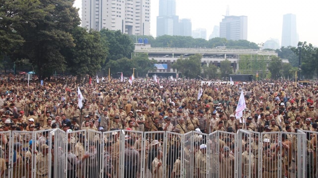 Perangkat desa berkumpul di Istora Senayan. (Foto: Dok. Kemendagri)