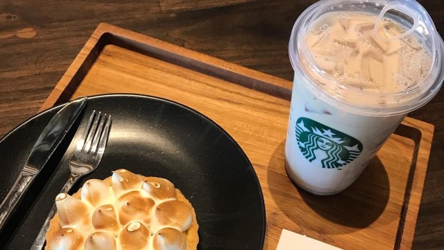 Lavender latte (Foto: Instagram: @gozali.foodish)